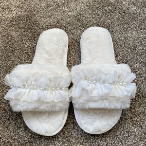 Women's White Fuzzy Slippers